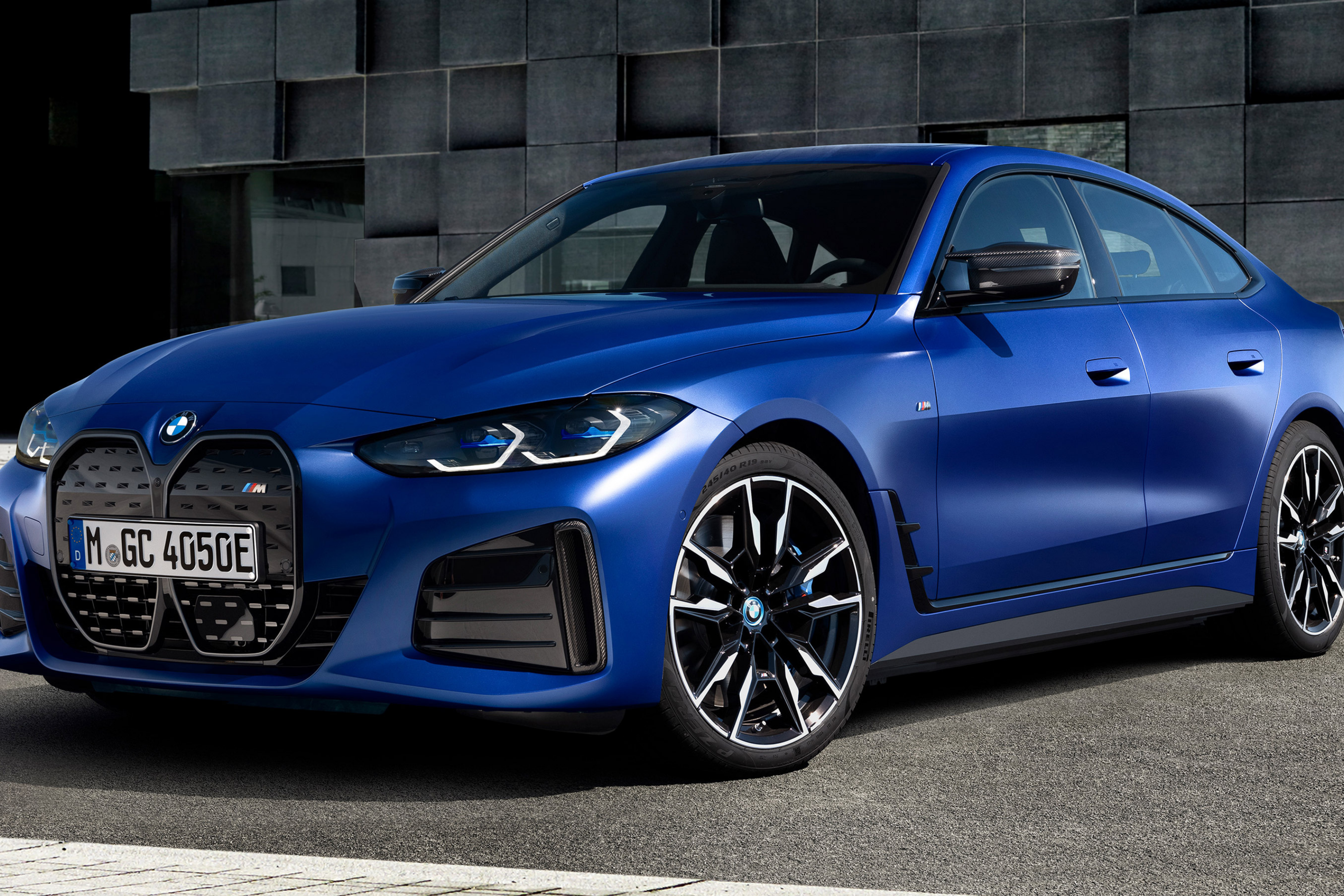 BMW i4 Photo